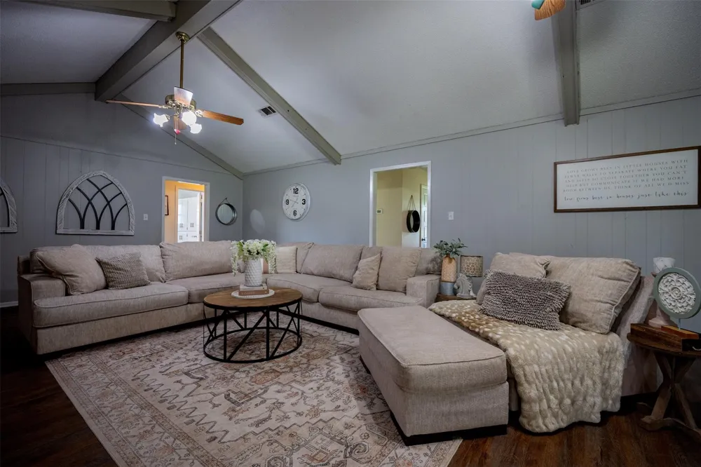 219 County Road 4800 Warren, TX 77664
