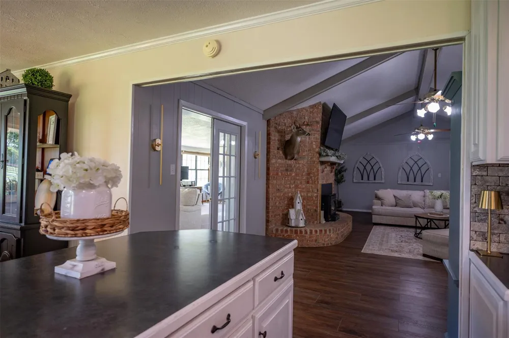 219 County Road 4800 Warren, TX 77664