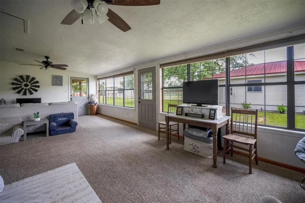 219 County Road 4800 Warren, TX 77664