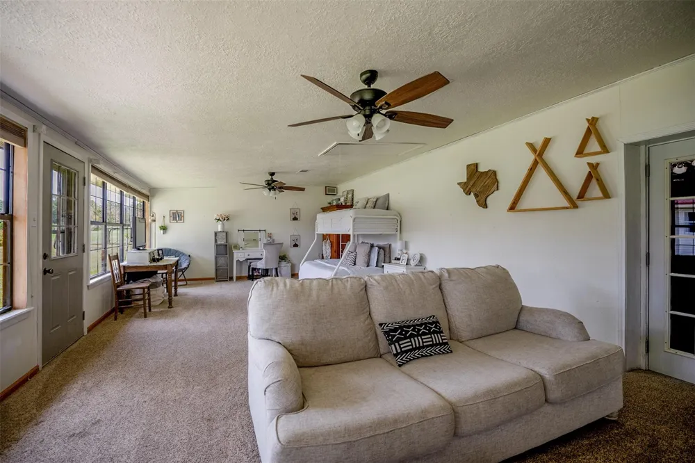 219 County Road 4800 Warren, TX 77664