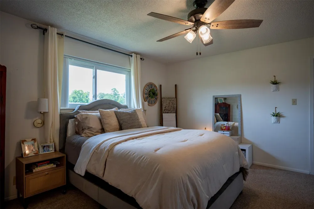 219 County Road 4800 Warren, TX 77664