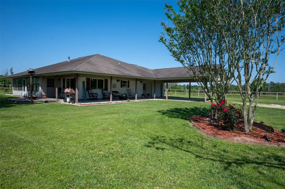 219 County Road 4800 Warren, TX 77664