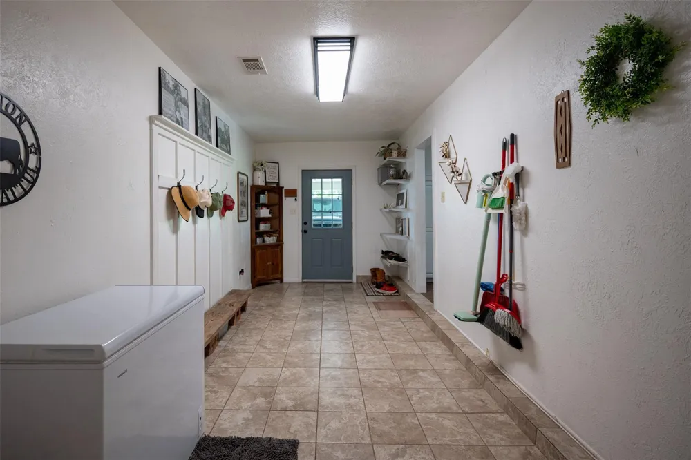 219 County Road 4800 Warren, TX 77664