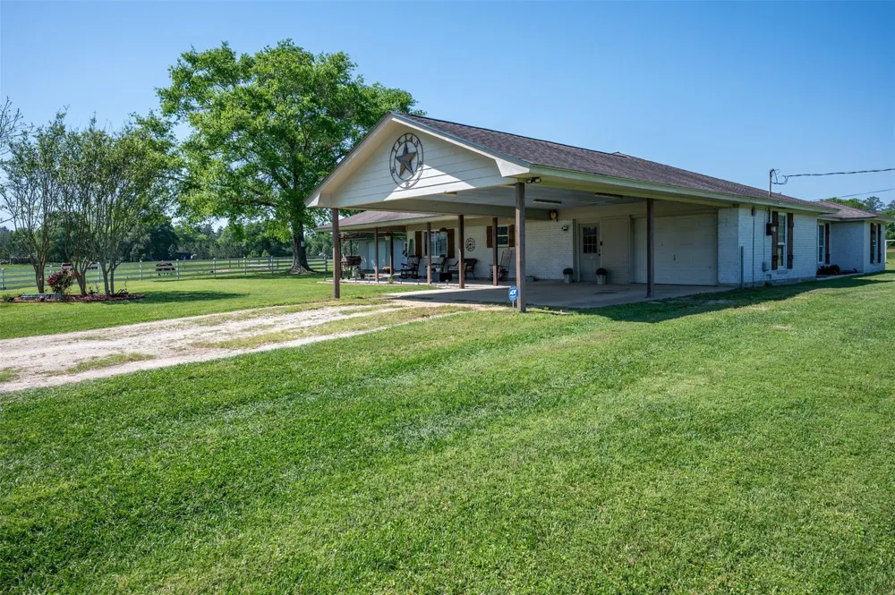 219 County Road 4800 Warren, TX 77664