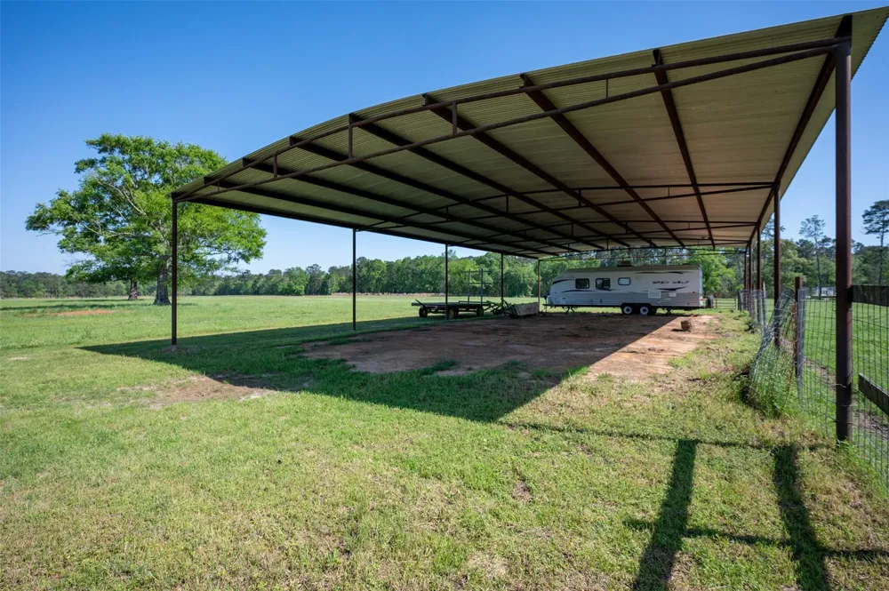 219 County Road 4800 Warren, TX 77664