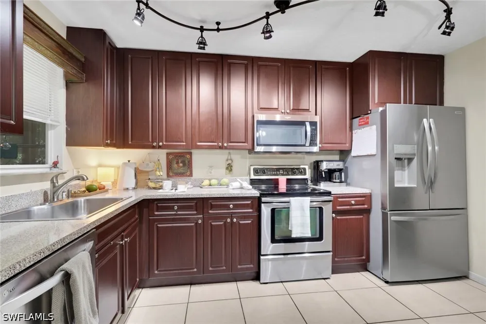 48th Street SW Naples, FL 34116