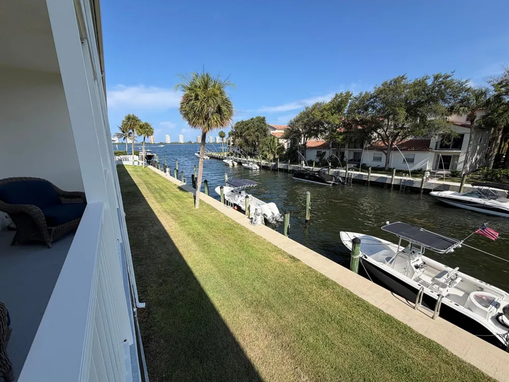 120 Lehane Terrace #206 North Palm Beach, FL 33408
