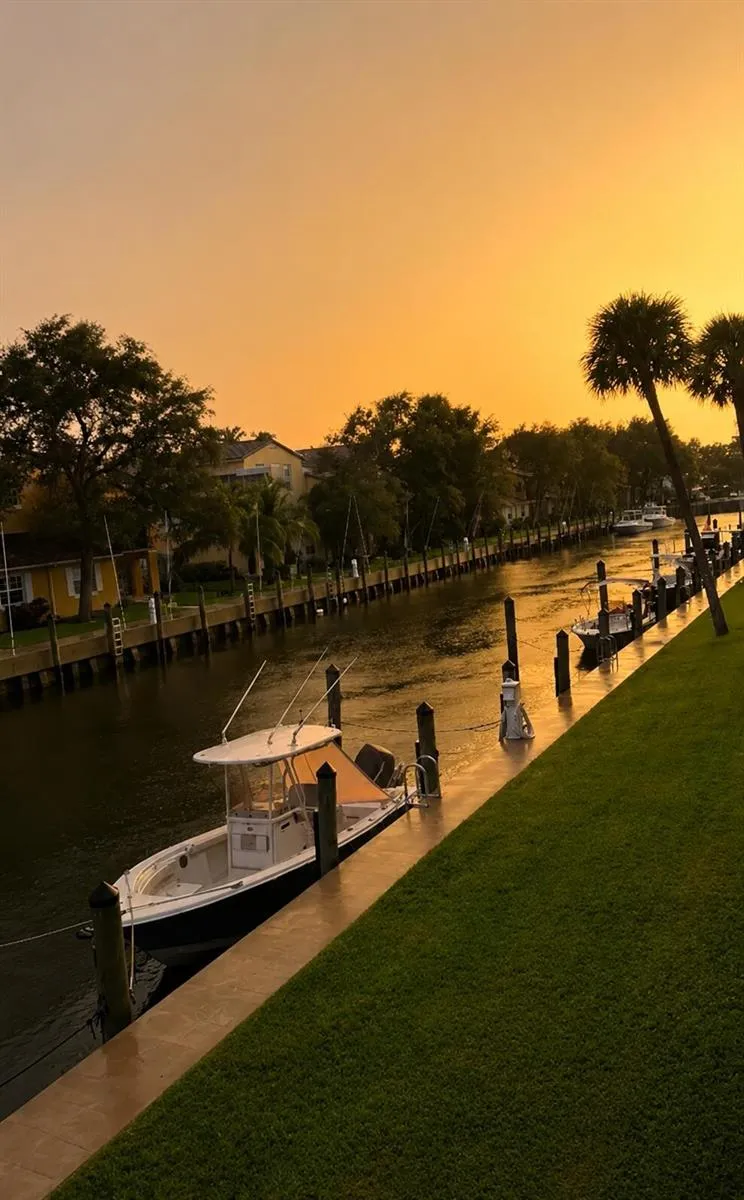 120 Lehane Terrace #206 North Palm Beach, FL 33408