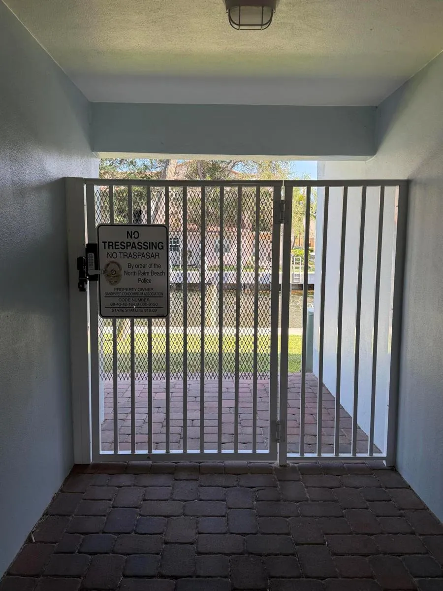 120 Lehane Terrace #206 North Palm Beach, FL 33408