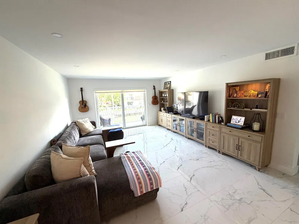 120 Lehane Terrace #206 North Palm Beach, FL 33408