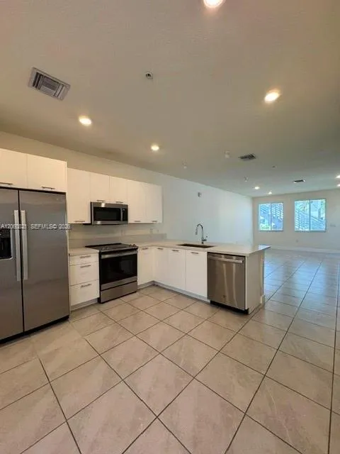 10270 NW 66th St #101 Doral, FL 33178