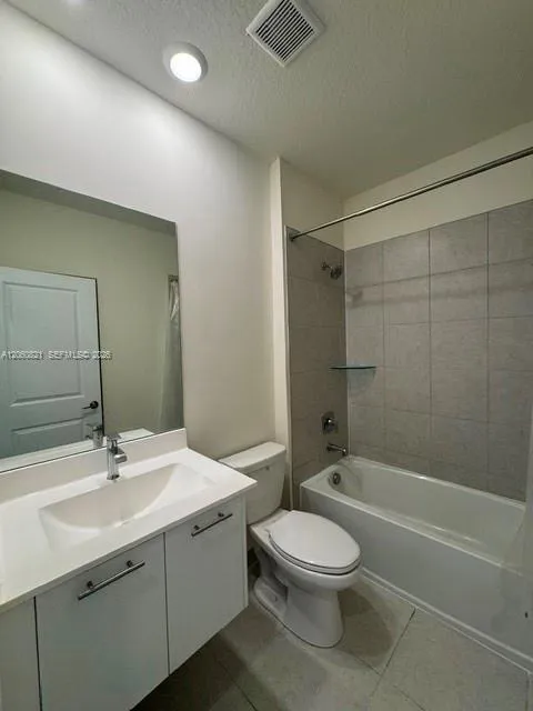 10270 NW 66th St #101 Doral, FL 33178