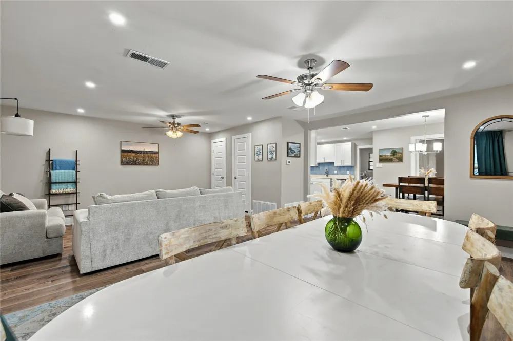 720 Thersa Drive River Oaks, TX 76114