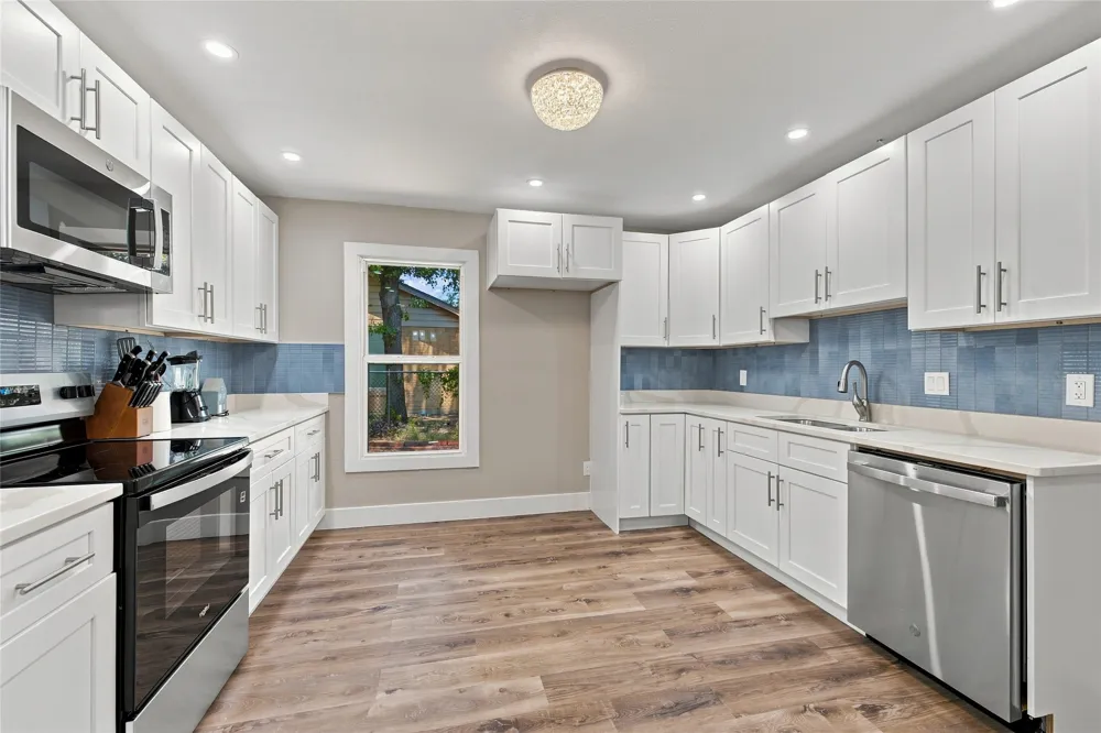 720 Thersa Drive River Oaks, TX 76114