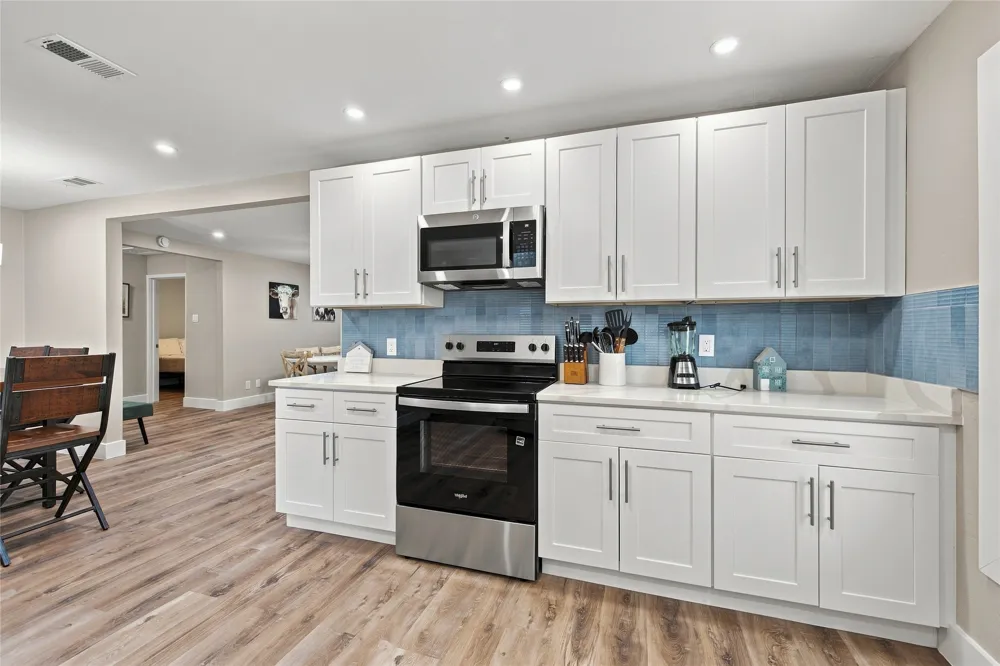 720 Thersa Drive River Oaks, TX 76114