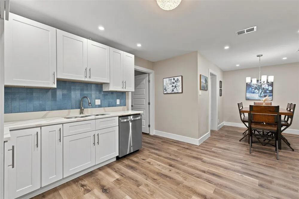 720 Thersa Drive River Oaks, TX 76114