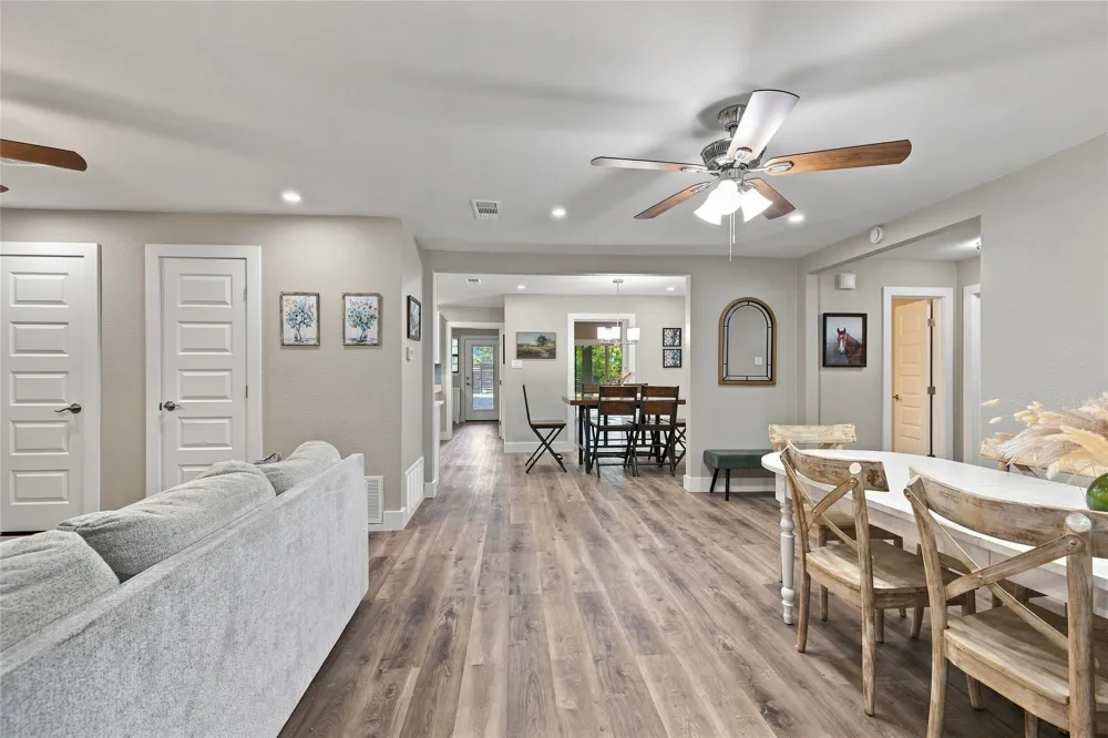 720 Thersa Drive River Oaks, TX 76114
