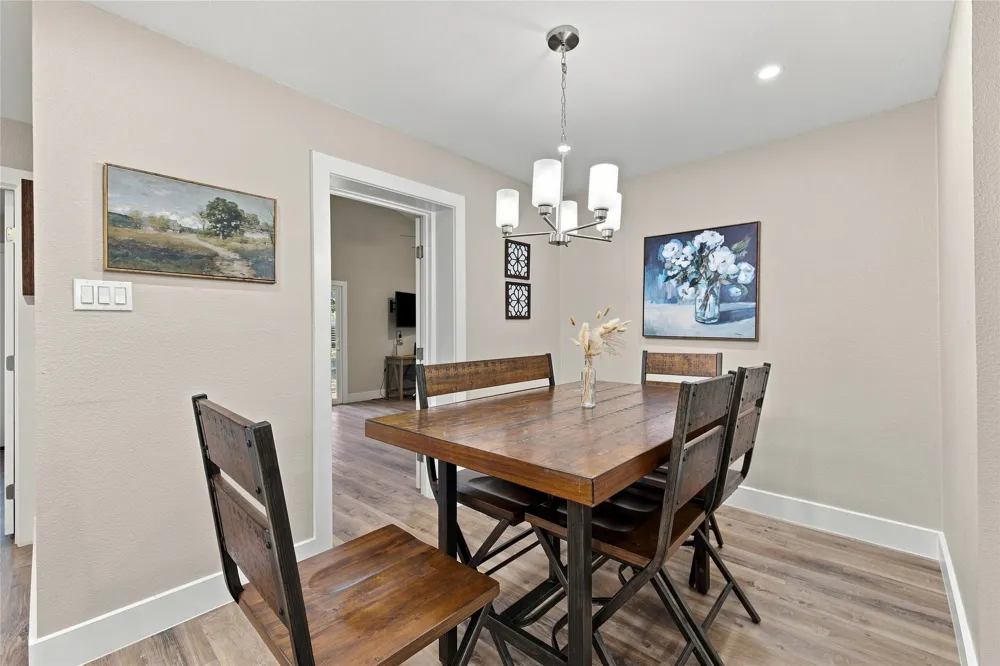 720 Thersa Drive River Oaks, TX 76114