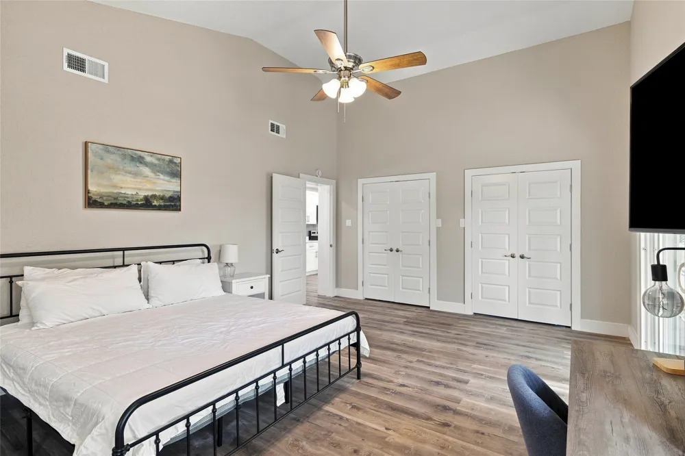 720 Thersa Drive River Oaks, TX 76114