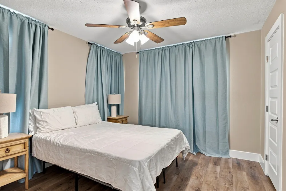 720 Thersa Drive River Oaks, TX 76114