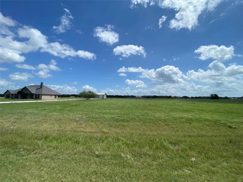 COWBOY DRIVE Mildred, TX 75109