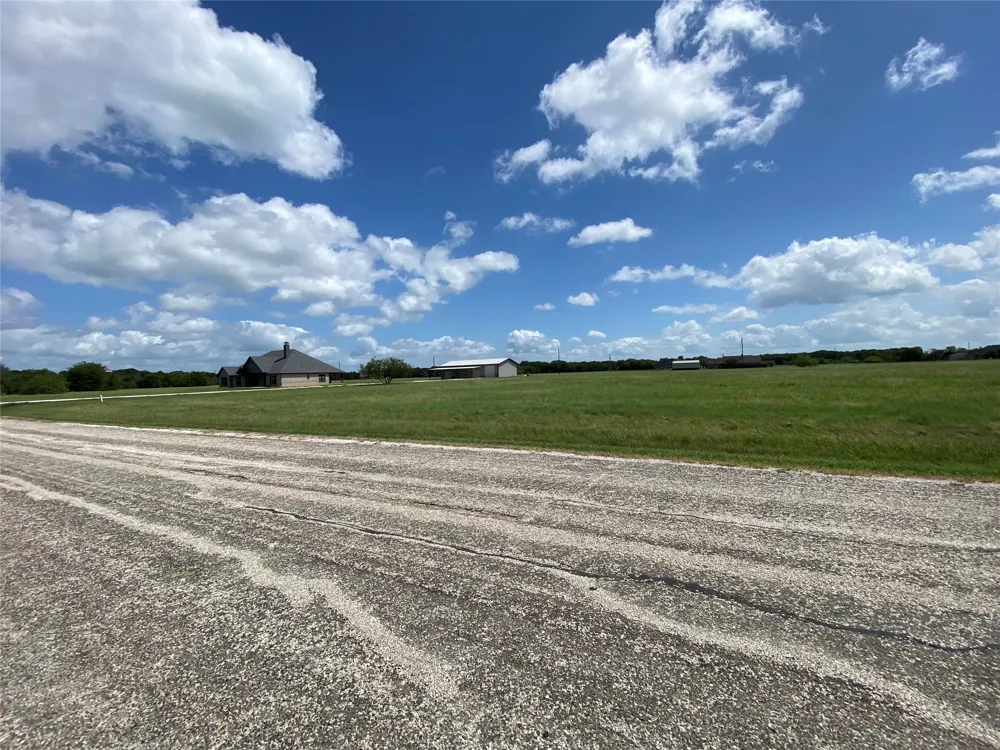 COWBOY DRIVE Mildred, TX 75109