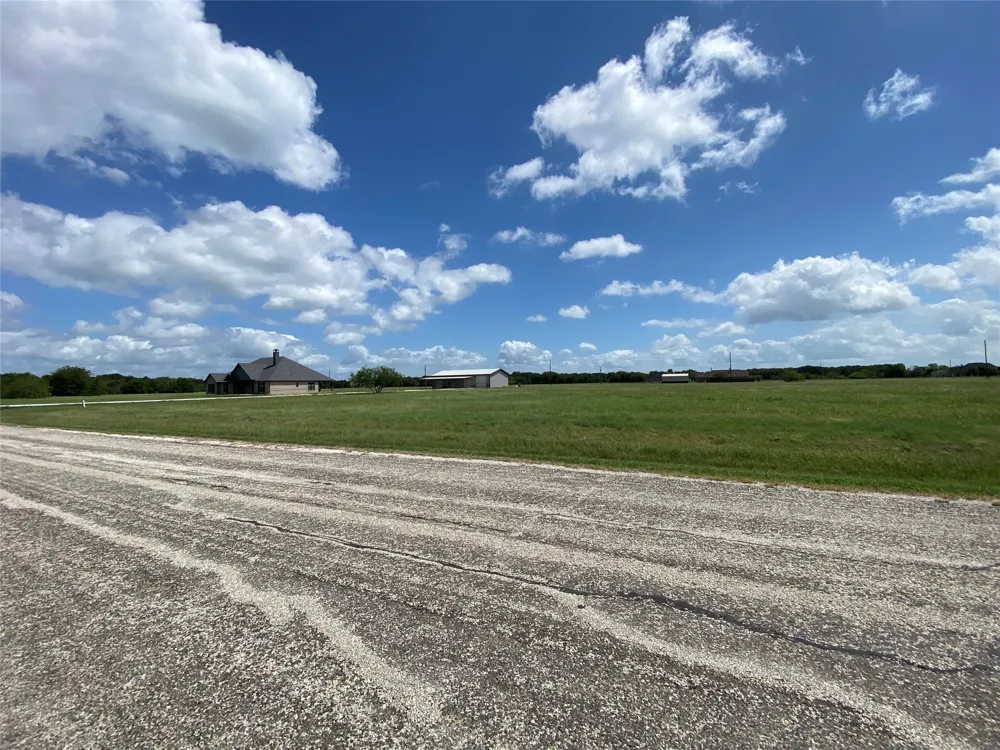 COWBOY DRIVE Mildred, TX 75109