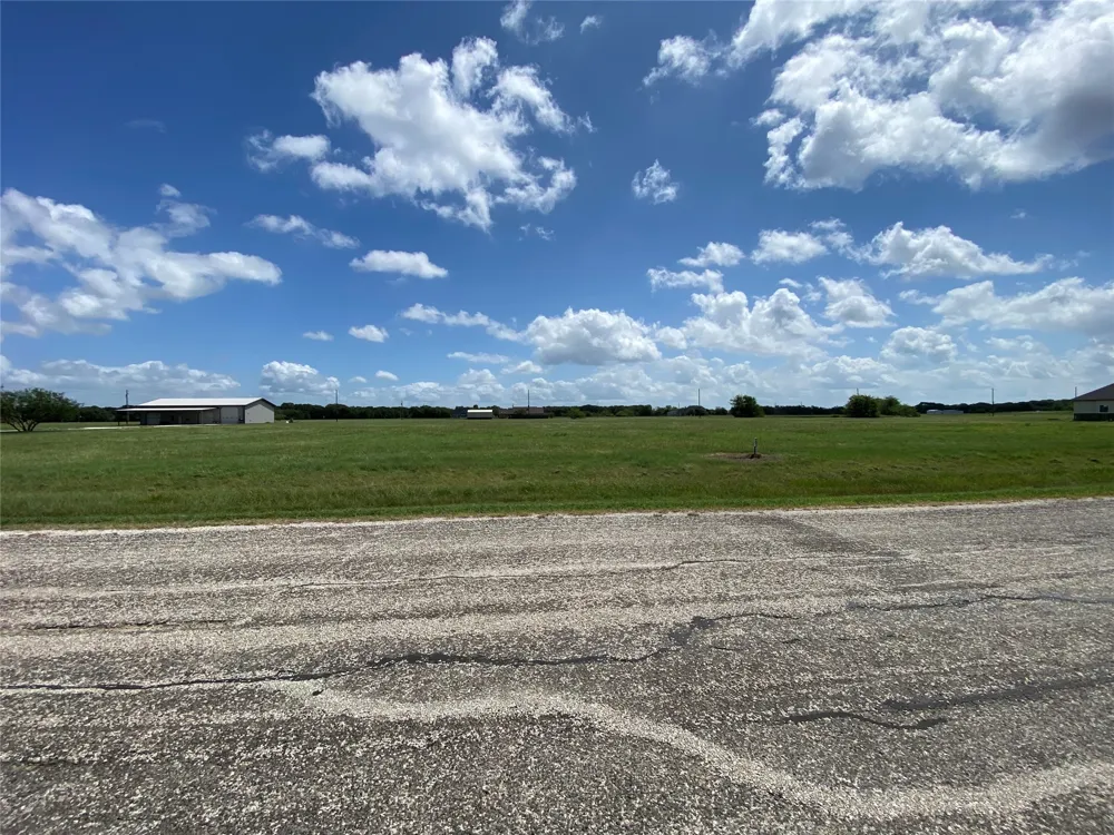 COWBOY DRIVE Mildred, TX 75109