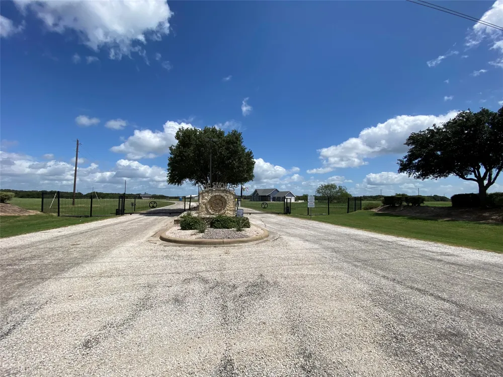 COWBOY DRIVE Mildred, TX 75109