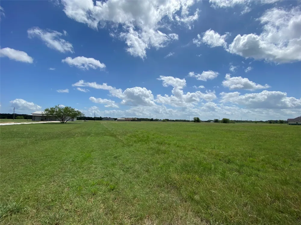 COWBOY DRIVE Mildred, TX 75109