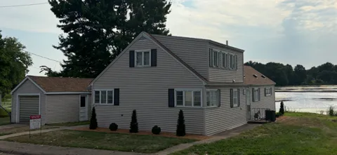 318 Riverside Boulevard