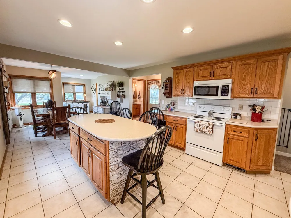 16002 Highway 71 S Blomkest, MN 56216