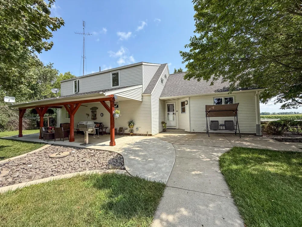 16002 Highway 71 S Blomkest, MN 56216