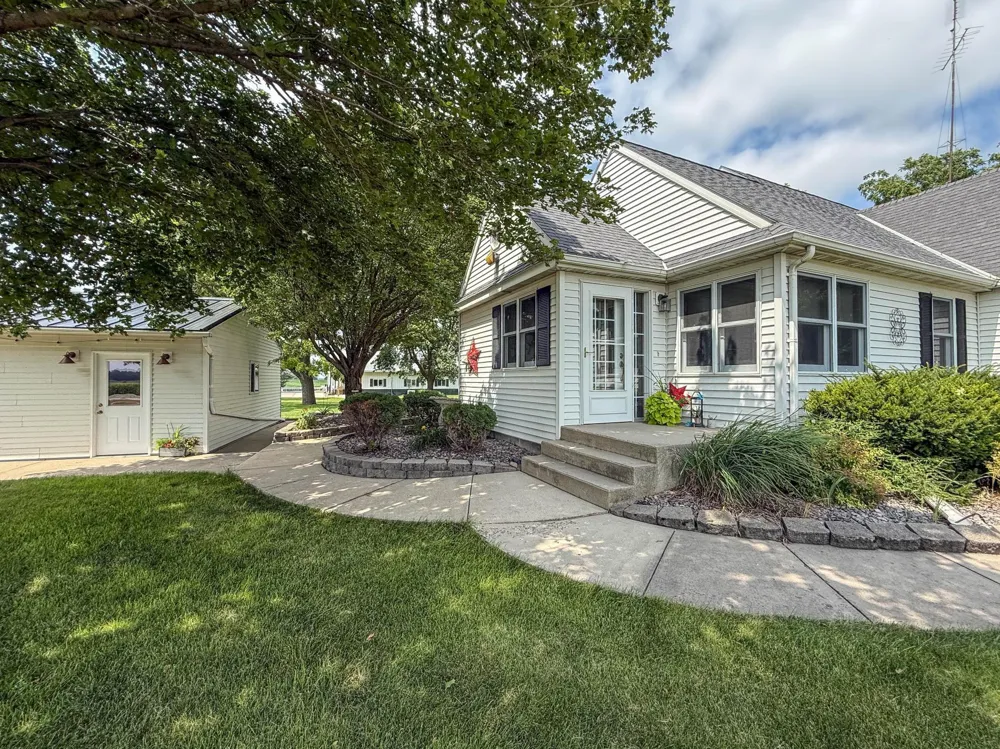 16002 Highway 71 S Blomkest, MN 56216