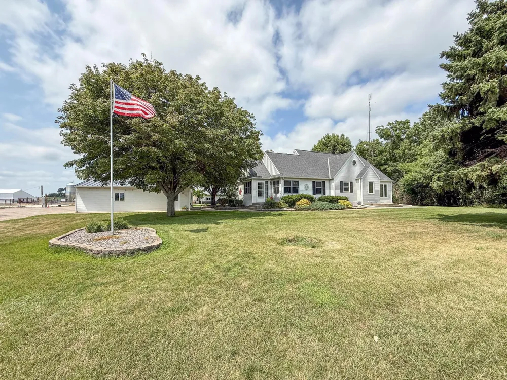 16002 Highway 71 S Blomkest, MN 56216