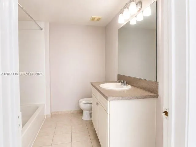 1 Glen Royal Pkwy #702 Miami, FL 33125
