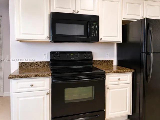 1 Glen Royal Pkwy #702 Miami, FL 33125