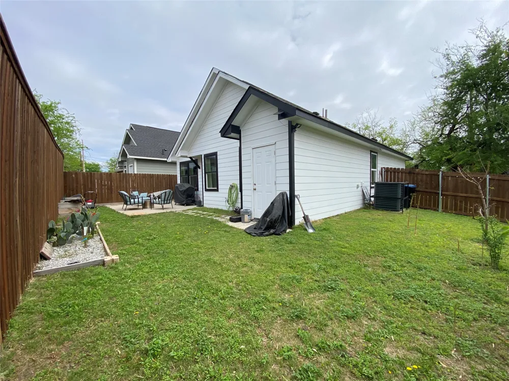 1410 E Royall Boulevard Malakoff, TX 75148