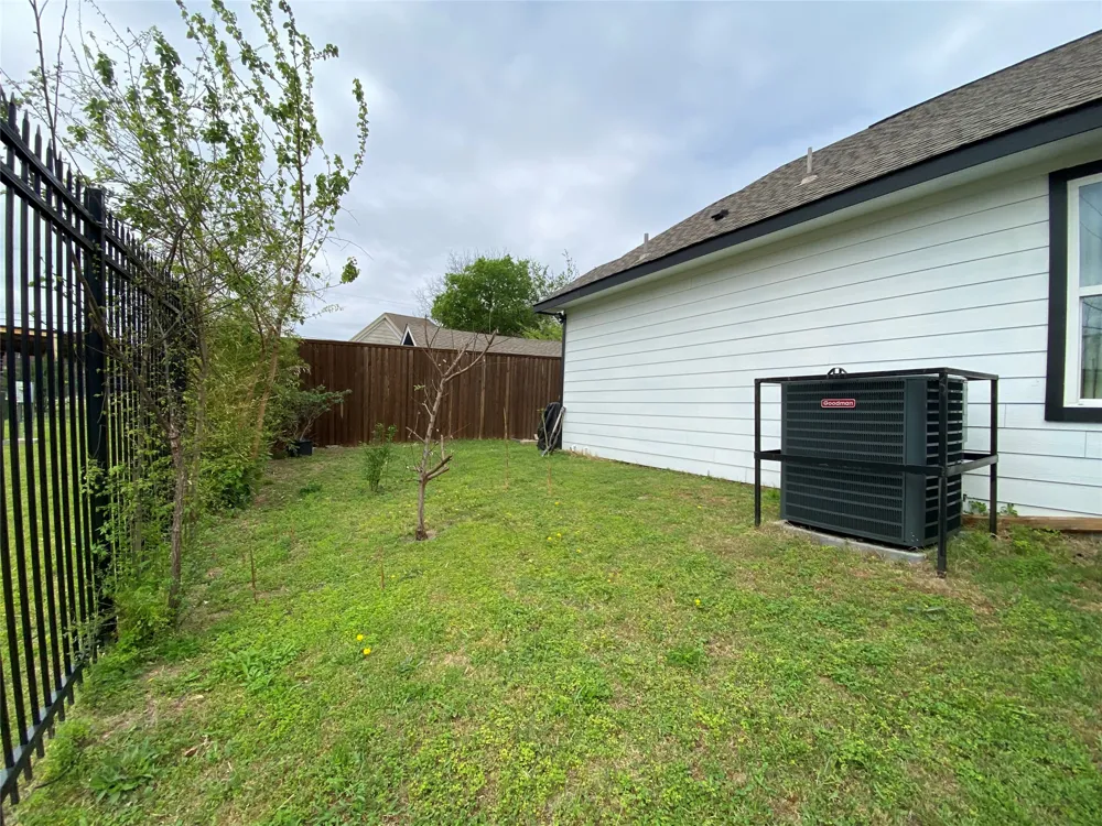 1410 E Royall Boulevard Malakoff, TX 75148