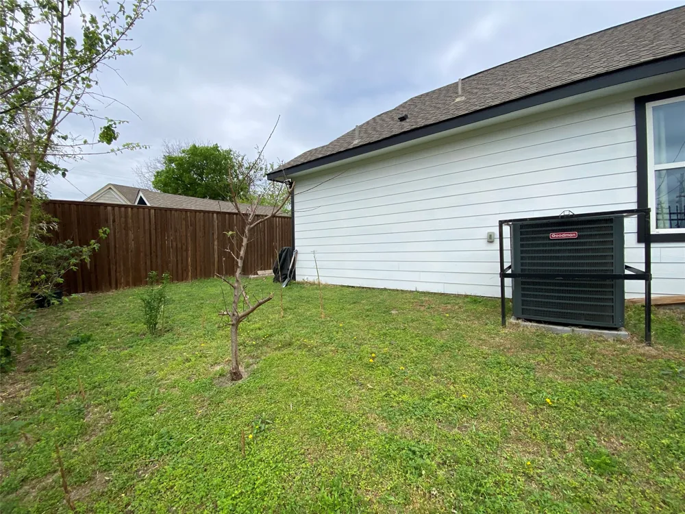 1410 E Royall Boulevard Malakoff, TX 75148