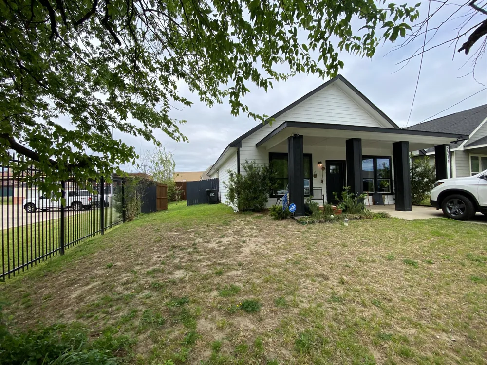 1410 E Royall Boulevard Malakoff, TX 75148