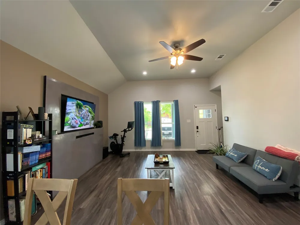 1410 E Royall Boulevard Malakoff, TX 75148