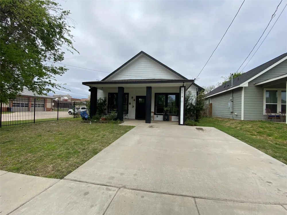 1410 E Royall Boulevard Malakoff, TX 75148