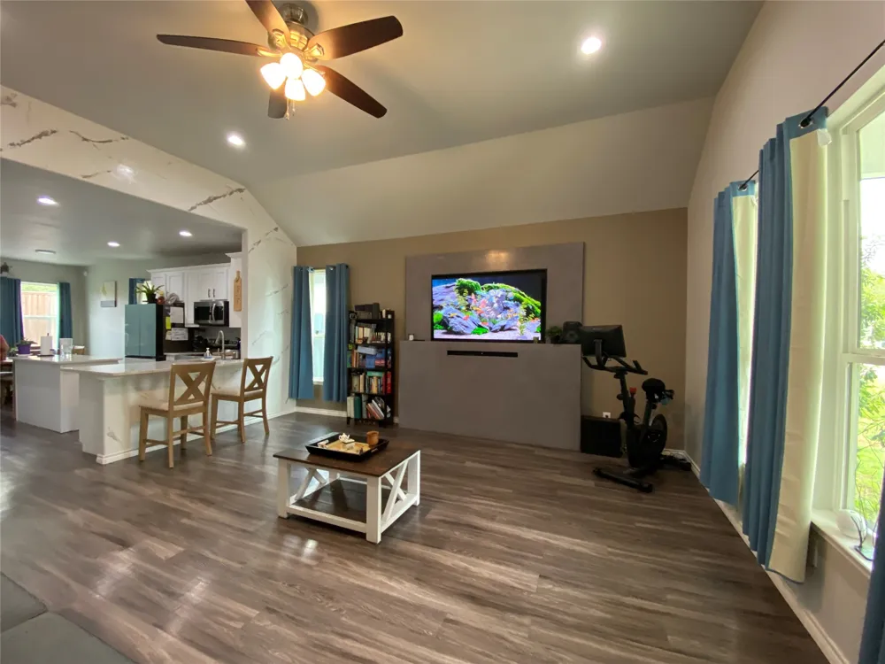 1410 E Royall Boulevard Malakoff, TX 75148