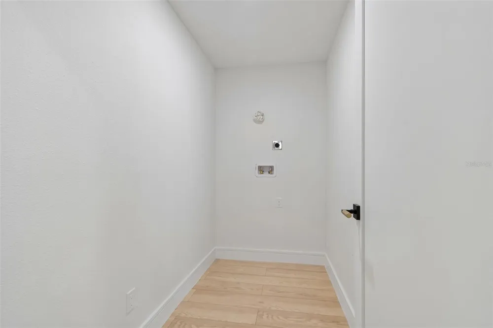 1137 54TH AVENUE S St Petersburg, FL 33705
