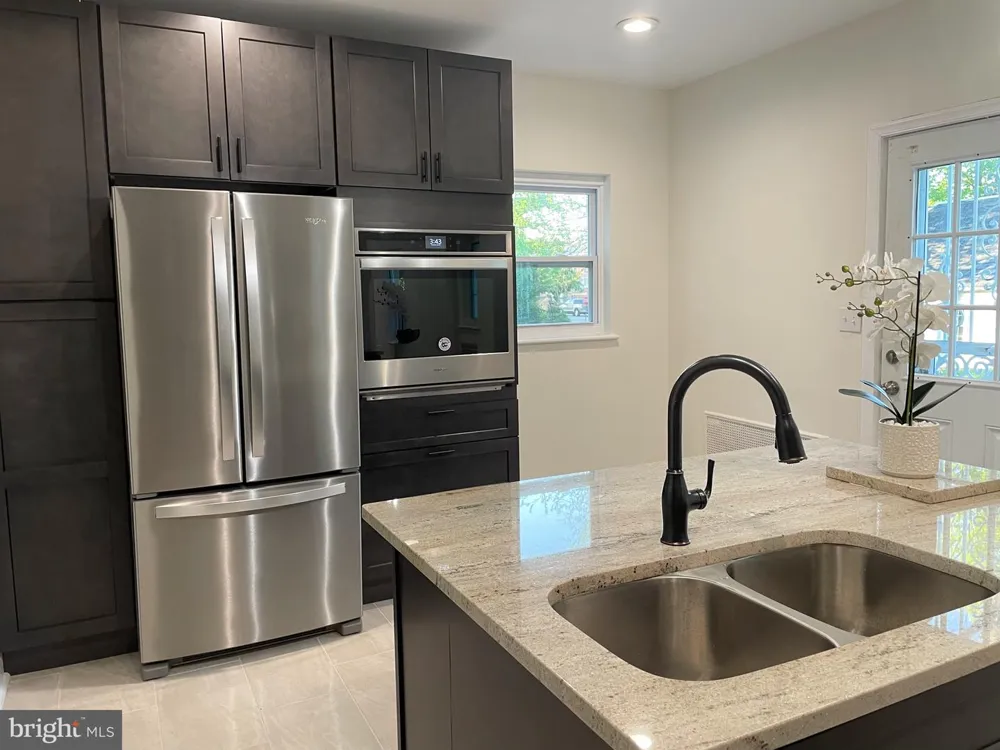 6305 E FORDHAM DRIVE Baltimore, MD 21215