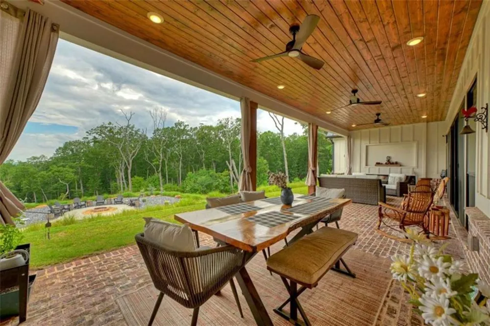 624 High Summit Drive Talking Rock, GA 30175