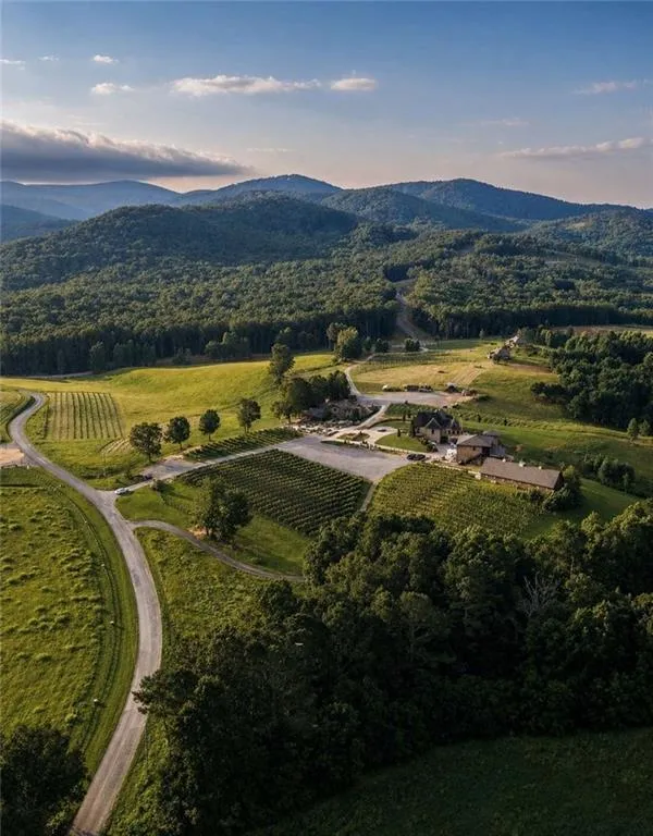 624 High Summit Drive Talking Rock, GA 30175