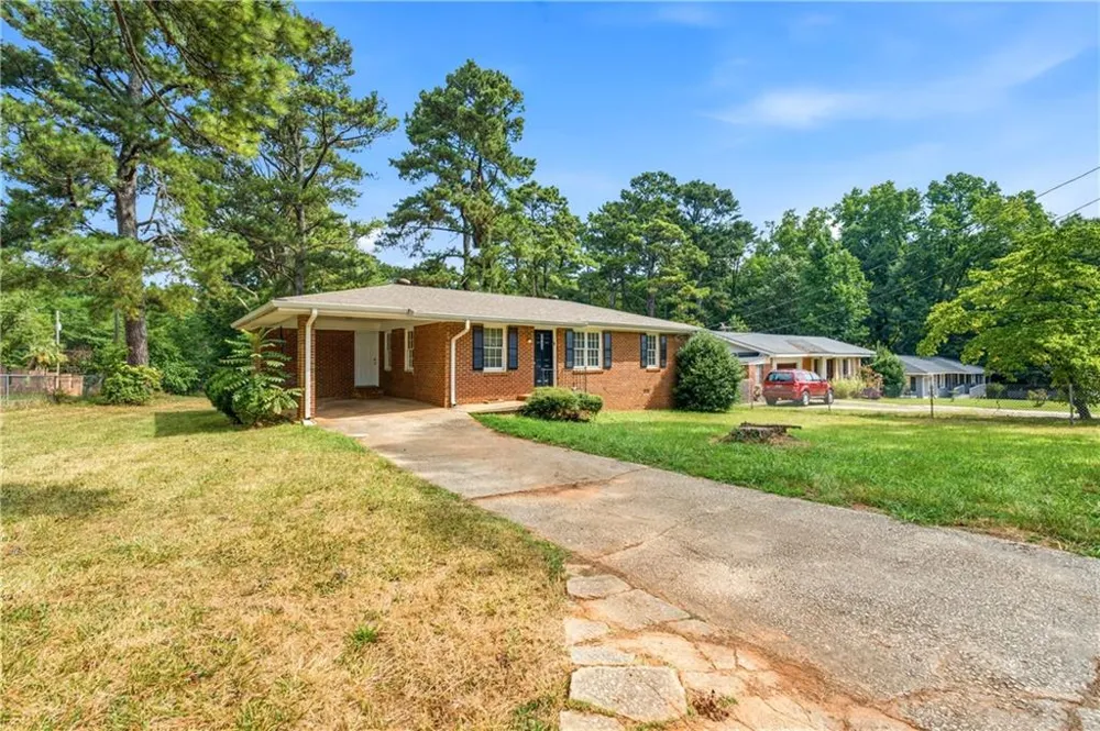 3444 Linecrest Road Ellenwood, GA 30294