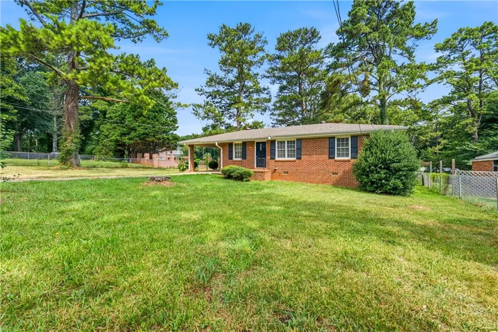 3444 Linecrest Road Ellenwood, GA 30294